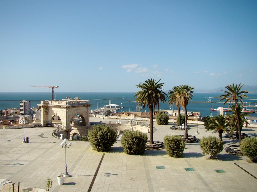 Residenze Palazzo Pes Appartement Cagliari Buitenkant foto